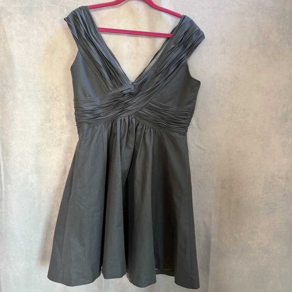 Mirror of Venus Anthropologie Gray Silk V Neck A Line Dress Size 14‎ Pleated